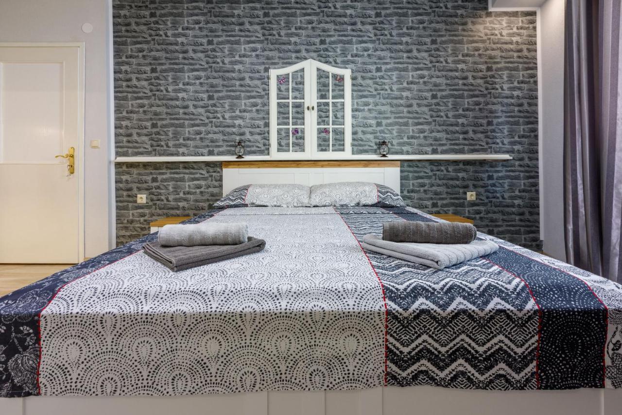 Apartments And Room Art Crikvenica Exterior foto