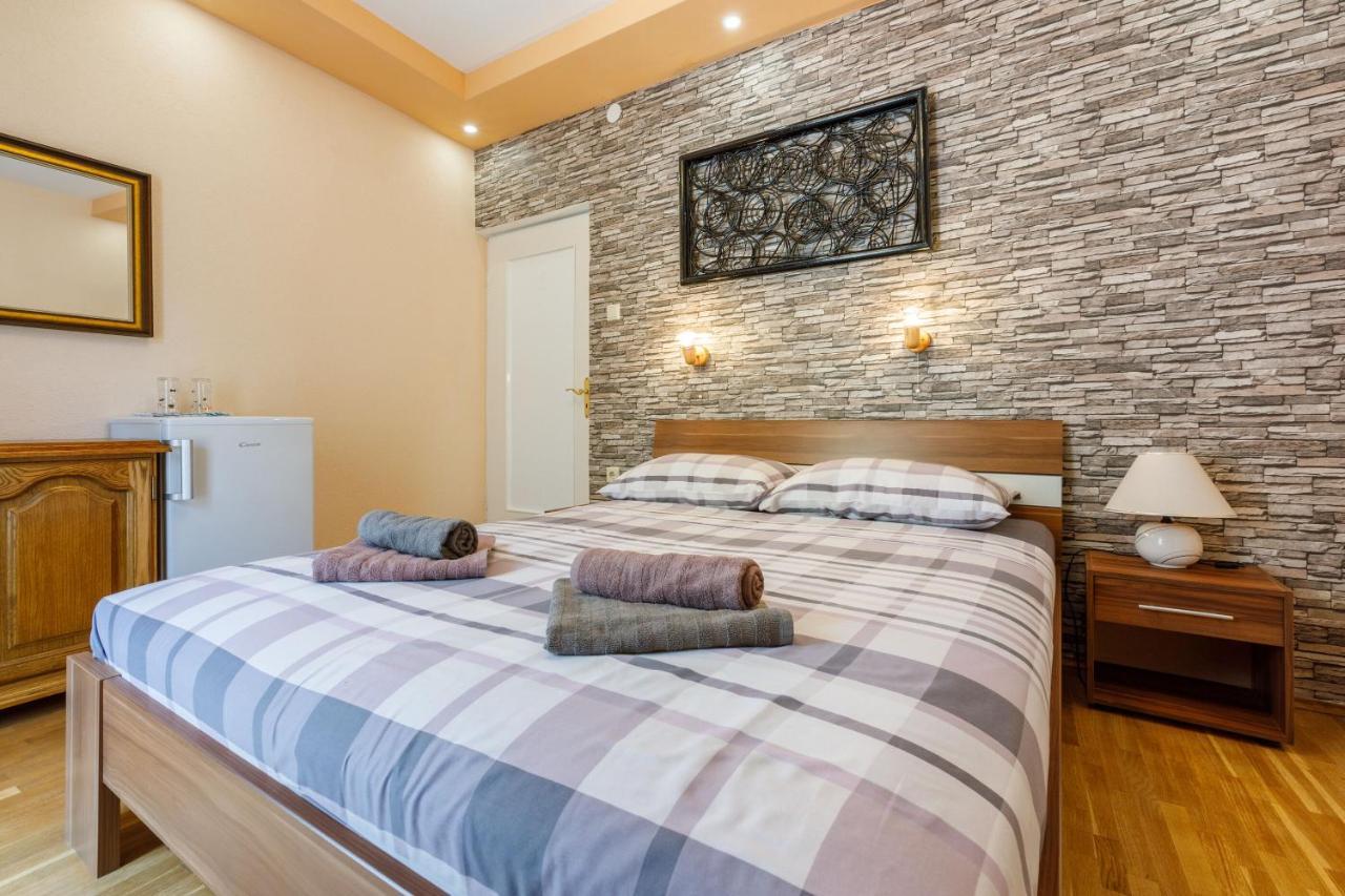 Apartments And Room Art Crikvenica Exterior foto