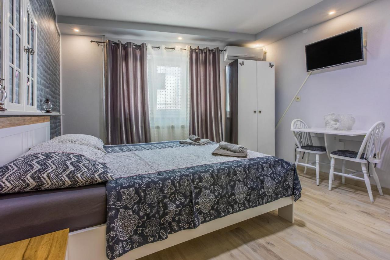 Apartments And Room Art Crikvenica Exterior foto