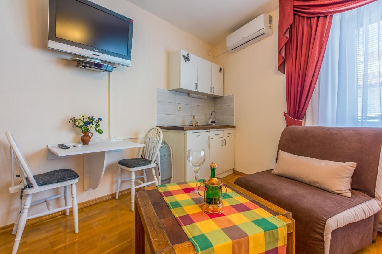 Apartments And Room Art Crikvenica Exterior foto
